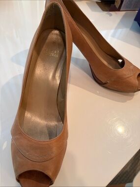 Stuart Weitzman Tan Peep-Toe Leather Pumps